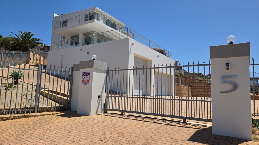 4 Bedroom Property for Sale in Hartenbos Heuwels Western Cape